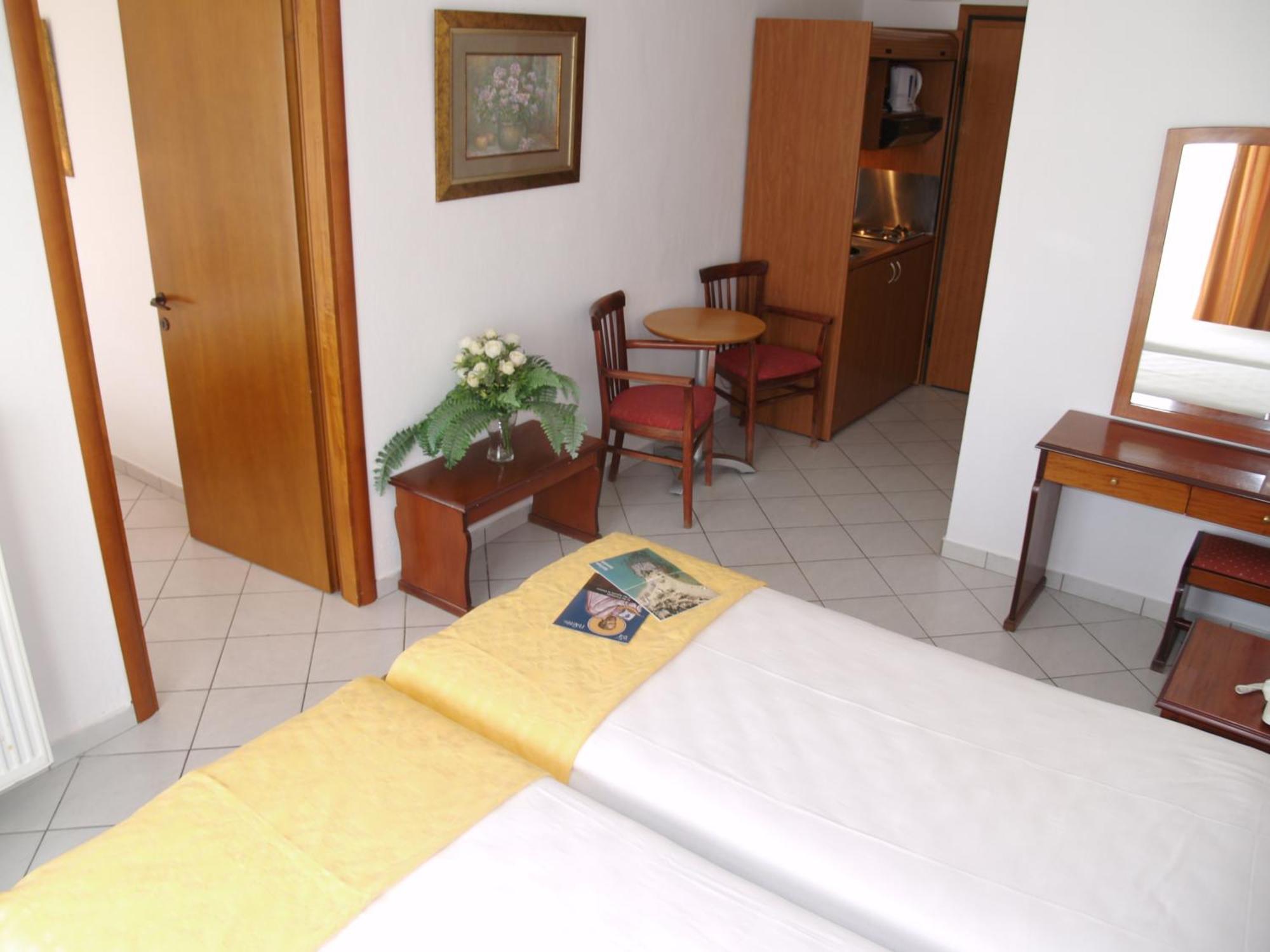 Kavala Beach Hotel Apartments Nea Iraklitsa Room photo